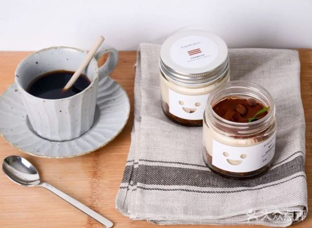 黑珍珠一钻雪蟹宴、谢霆锋爱吃的网红甜品……11月新店榜来了！