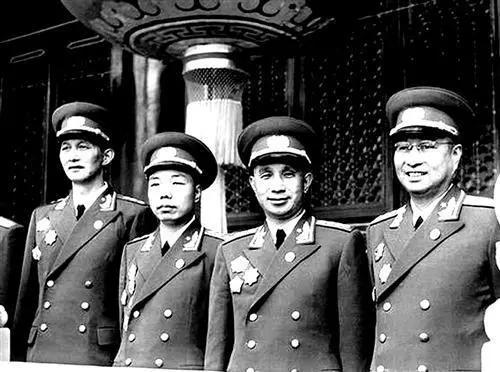 「揭秘」17任师政委、22当司令——“娃娃司令”肖华的传奇人生