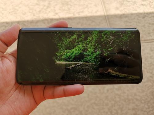 华为mate40是曲屏还是直屏,华为mate40是直屏还是曲屏