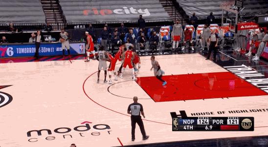 利拉德末节3分,利拉德末节4分