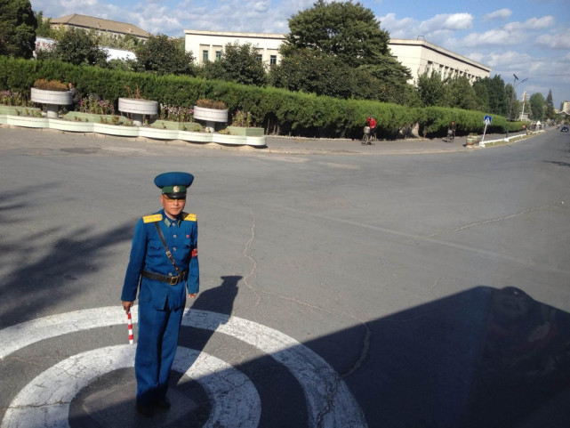 100块钱去朝鲜能买什么,拿100块钱在朝鲜能买到什么