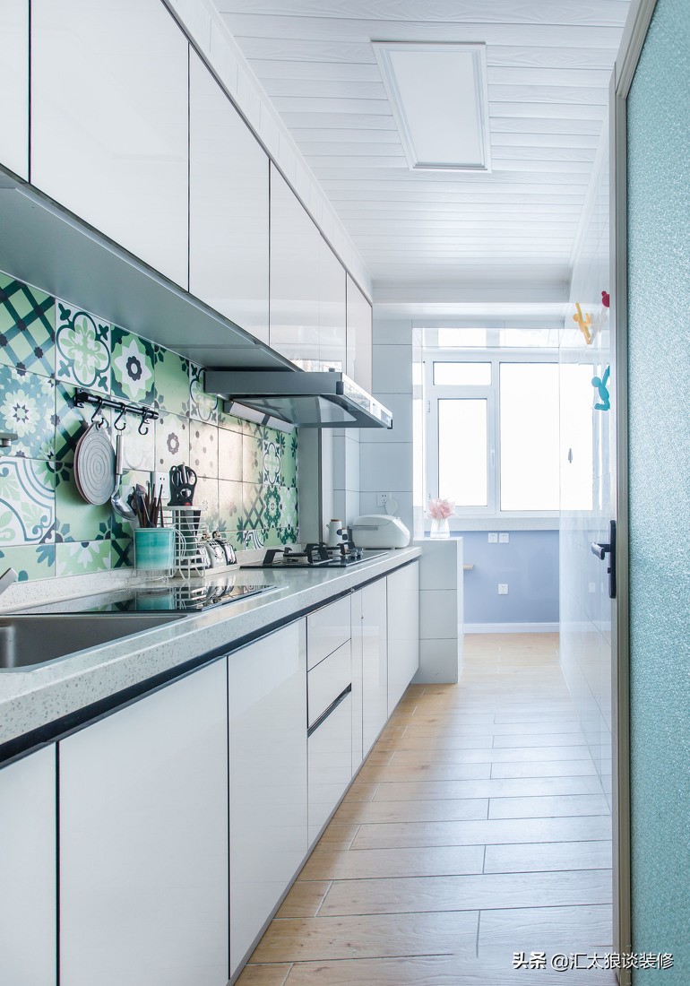 她家装修很简单,她家两居室装修太惊艳了