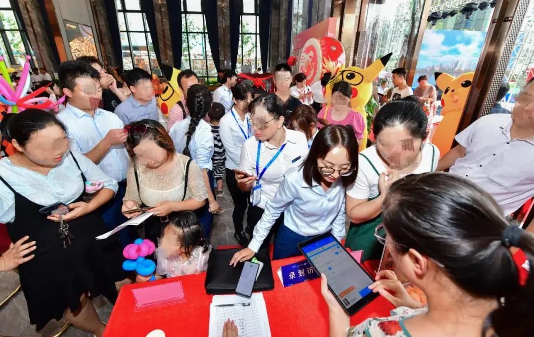 8字头起!地铁口瞰江美宅即将首开