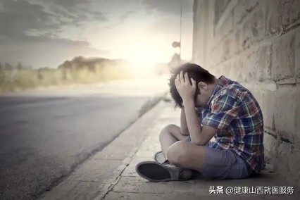 特别想哭心里压抑是抑郁吗,抑郁早上心里难受睡不着