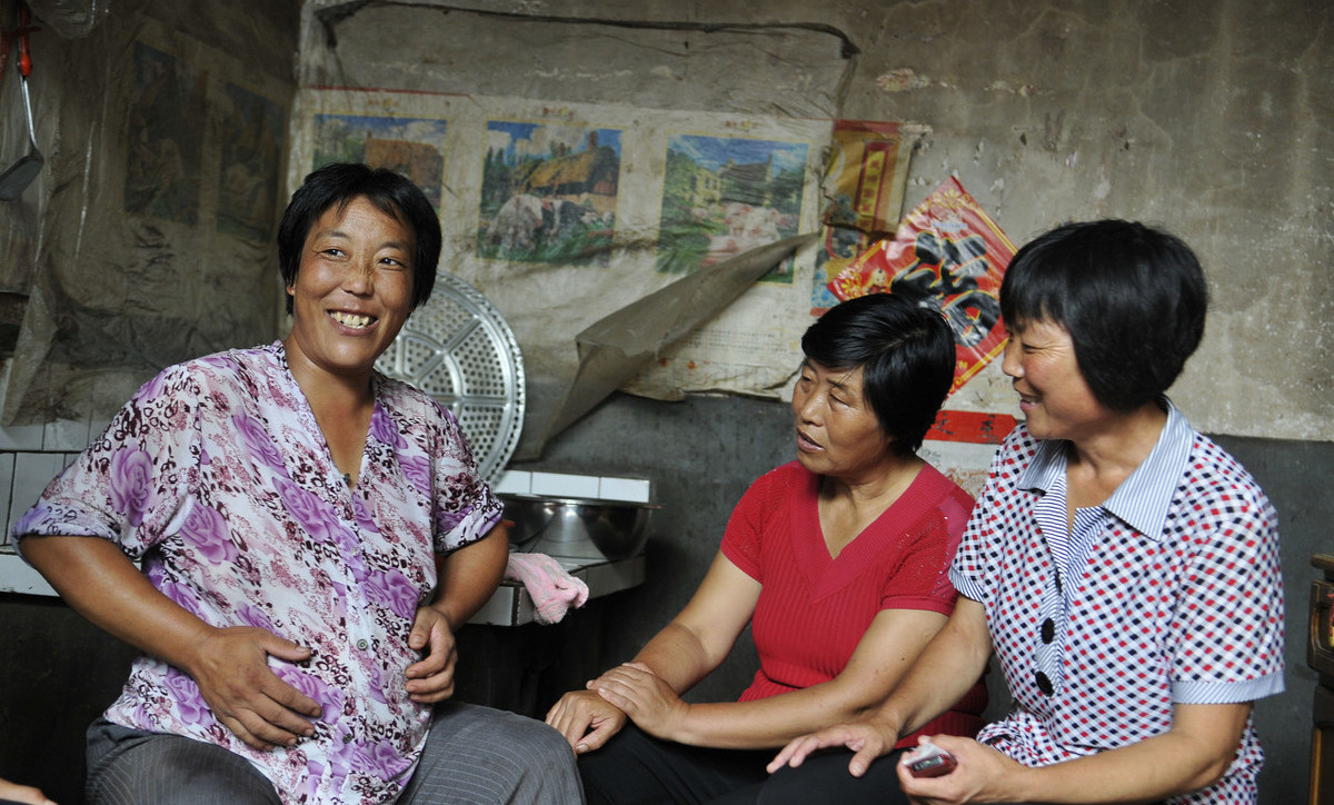 高龄生娃是“整容”，张柏芝三胎儿子长大后，网友：差点没认出来