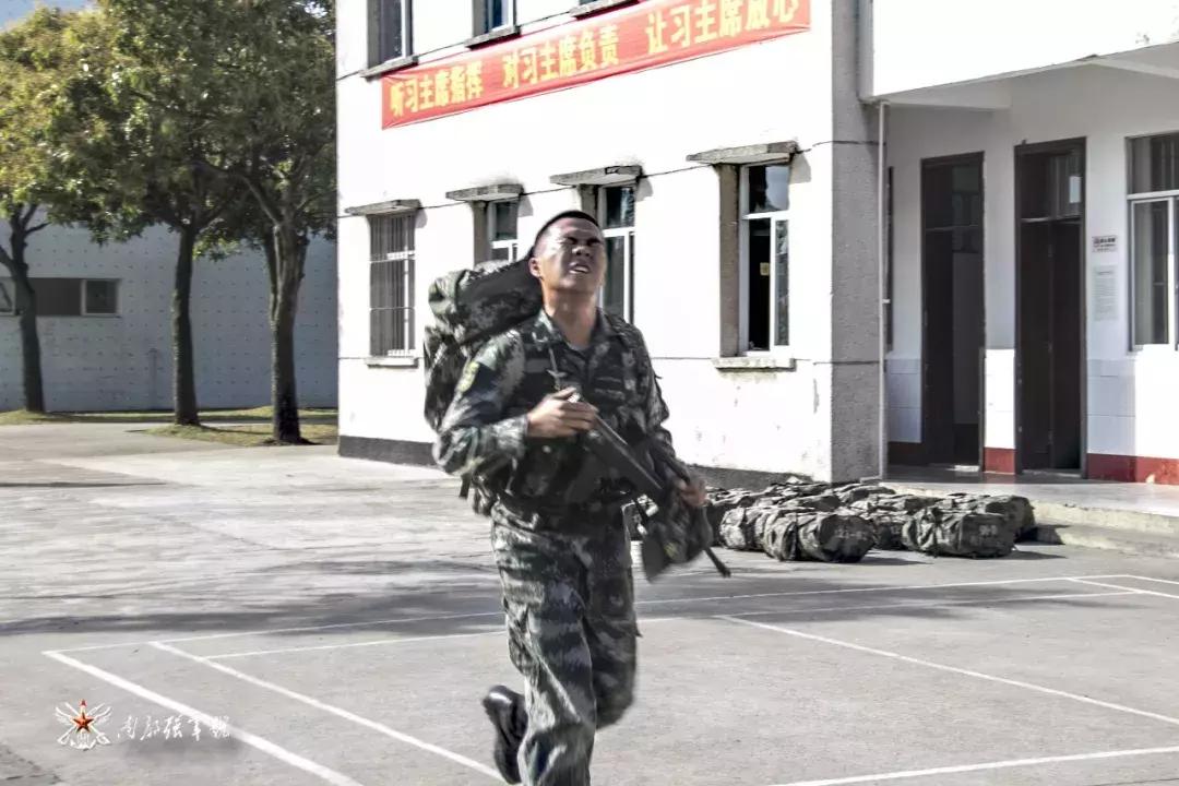 四次入伍终于实现愿望,22岁大学生毕业后入伍圆梦军旅