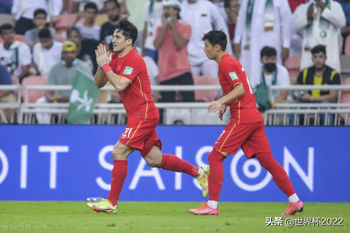 国足单后腰阵容图,国足擅长打法