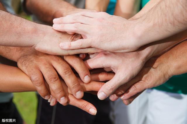 四岁戒掉吃手的最佳方法,如何让4岁的孩子戒掉吃手的毛病