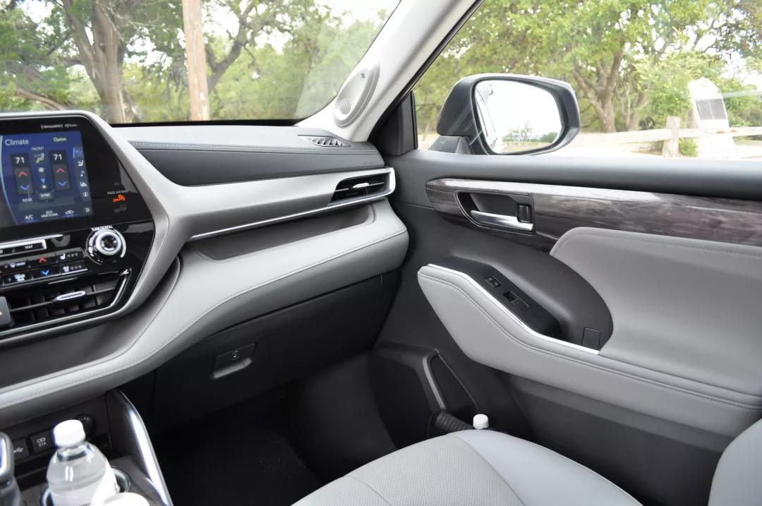 丰田汉兰达2020试驾视频,试驾汉兰达2020款外媒