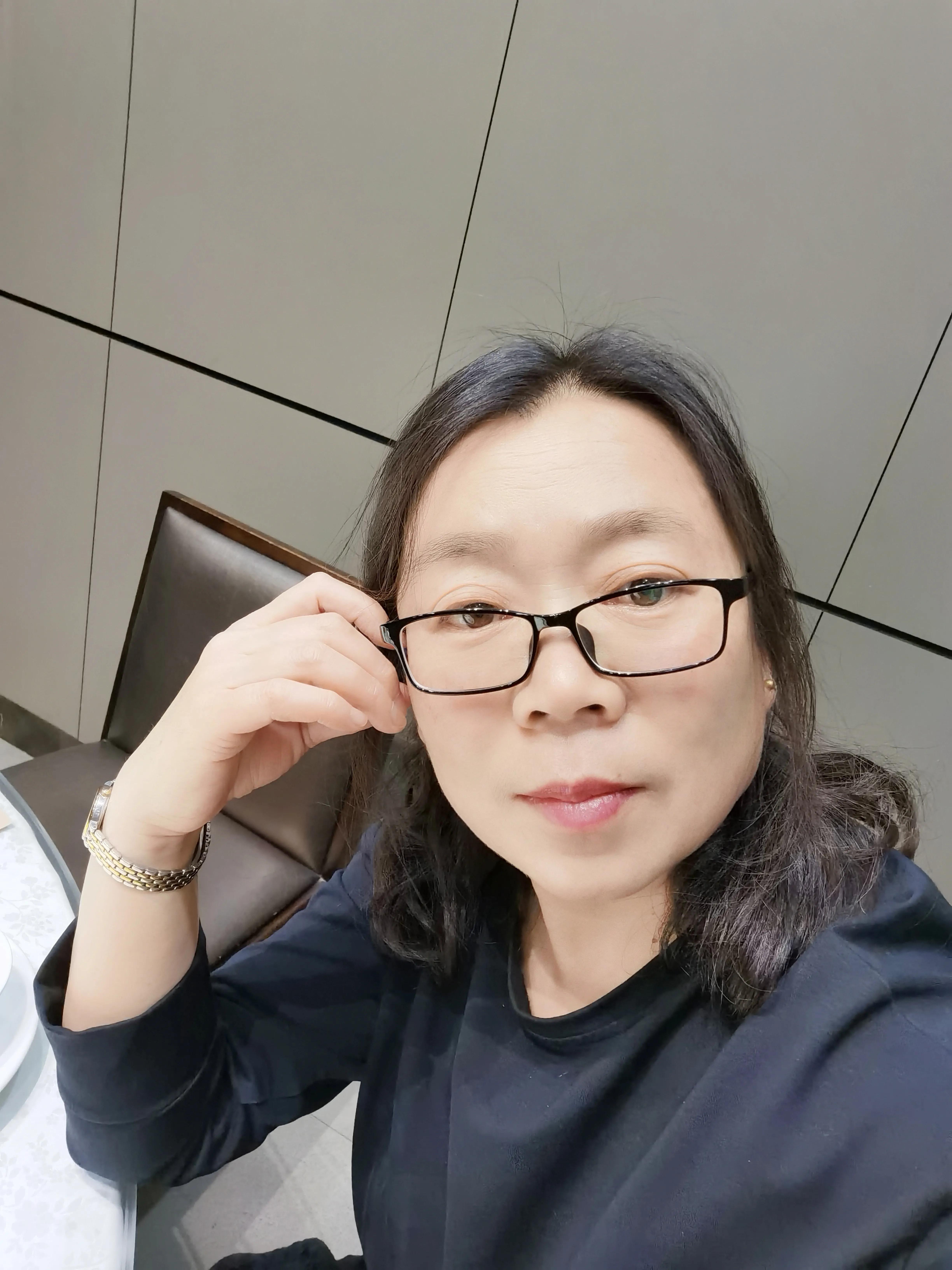 花俩月退休金买个新手机一疏忽弄丢了儿子定位发现手机在熟人车里