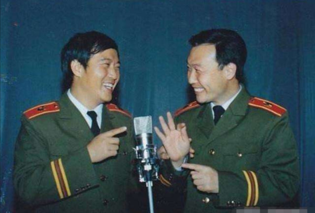 58岁丢官离婚,71岁晚景凄凉,牛群混成这样,冯巩为何不帮帮他?