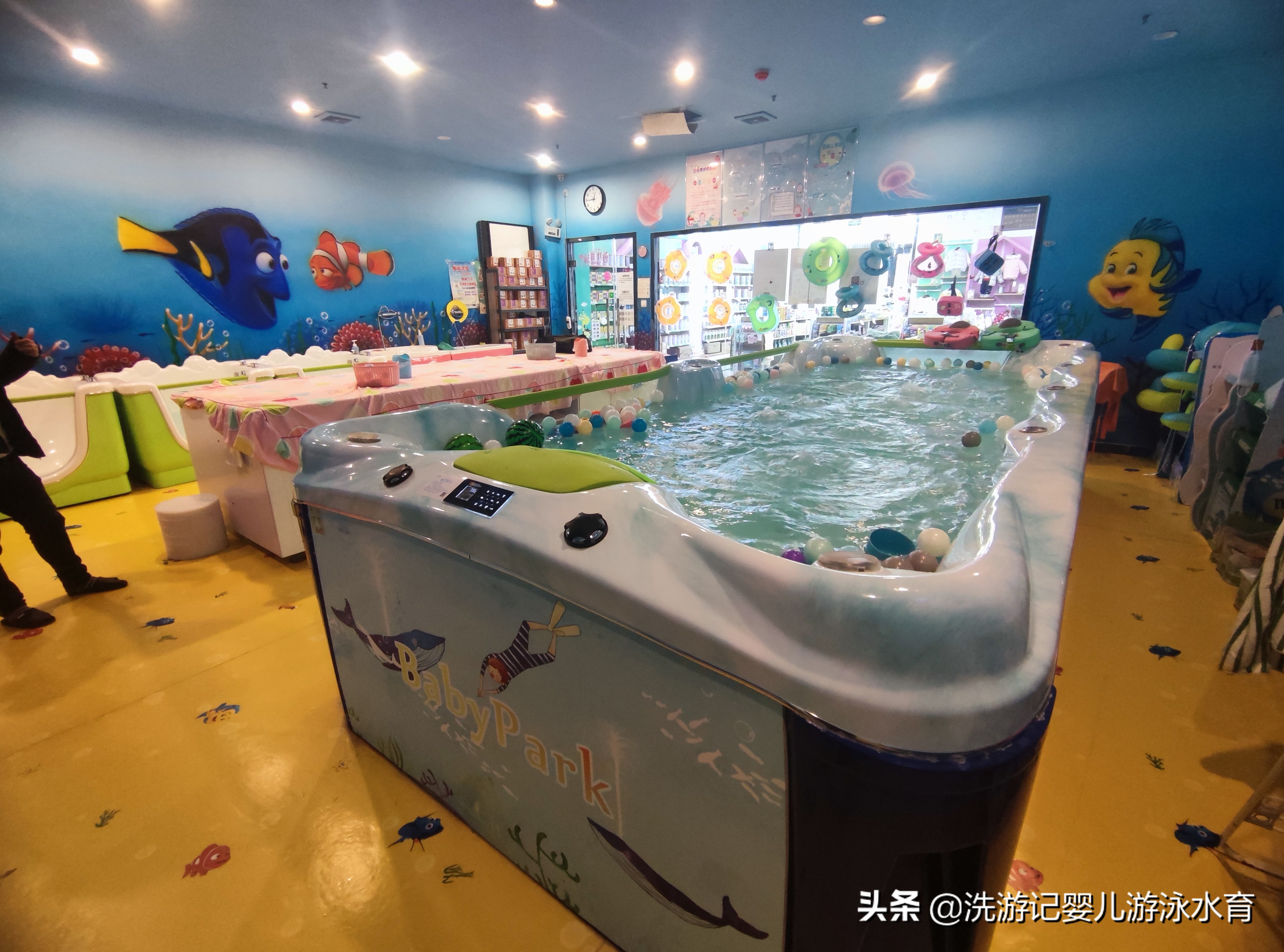 教您三招婴儿游泳馆经营营销方法,陈店婴儿游泳馆