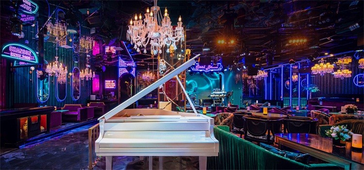 福建厦门有哪几家KTV酒吧好玩，哪些不错的KTV酒吧娱乐家具厂？