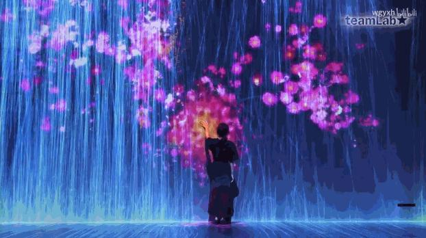 科技的画画神器投影手绘板,关于科技时代的绘画作品