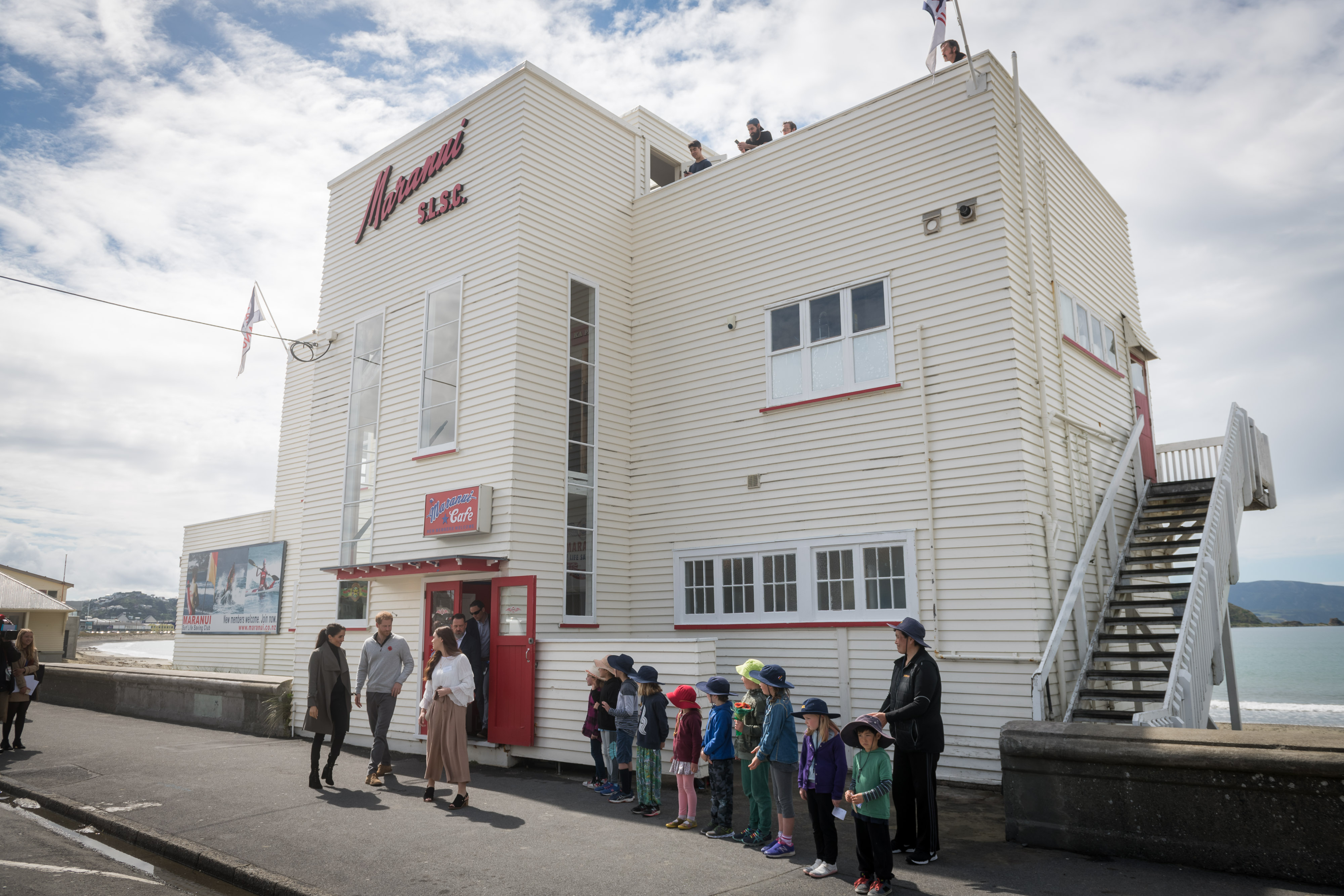哈里梅根蜜月,哈里梅根徒步游