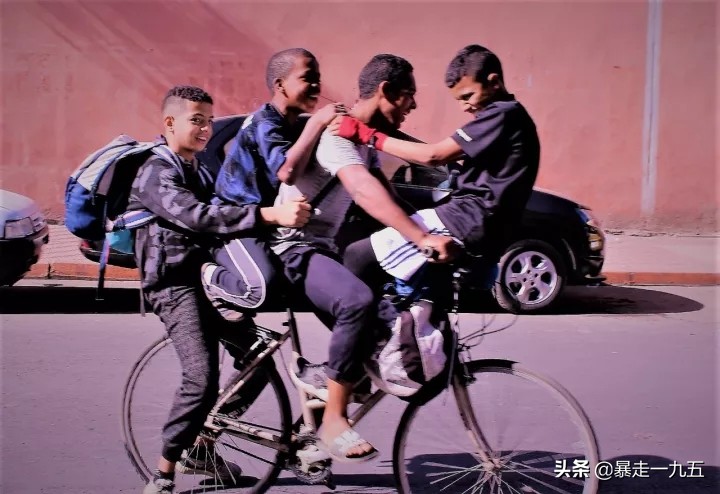 摩洛哥撒哈拉沙漠三毛,三毛的撒哈拉沙漠在摩洛哥