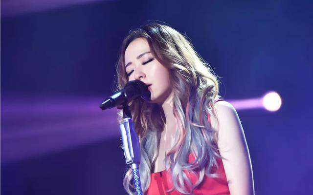 张靓颖多大向冯轲求婚的,张靓颖与冯轲相爱15年