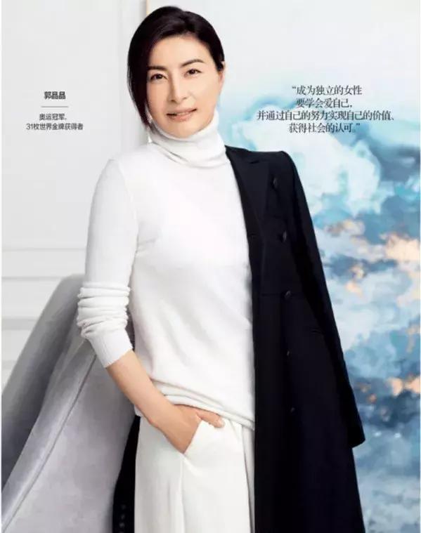 “豪门媳妇”郭晶晶：霍启刚视她如宝，婆婆朱玲玲赠30万名表宠她