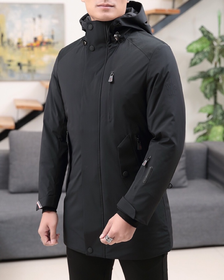 蒙口限量版绿羽绒服,蒙口羽绒服长款黑金配色