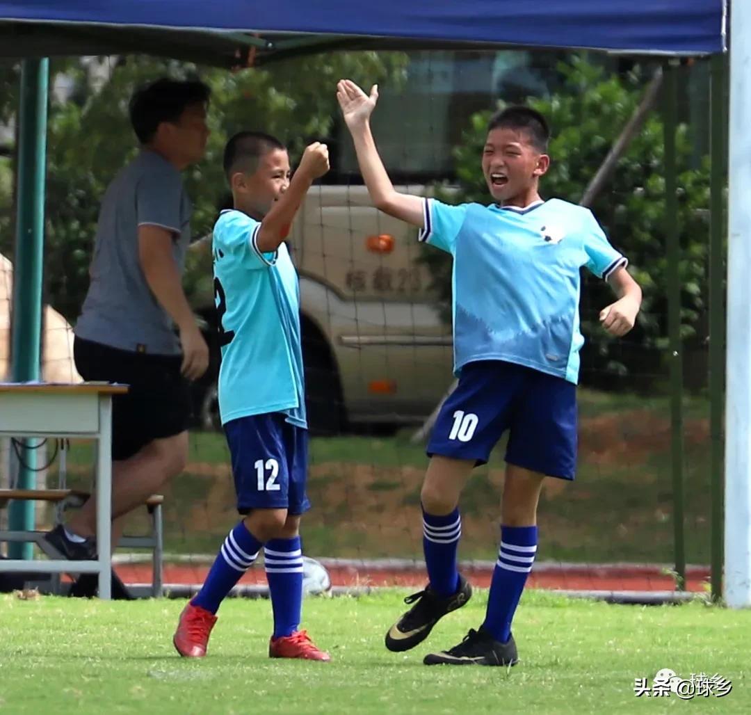 体教融合丨梅县区:中小学生足球联赛持续精彩,新城小学顽强夺冠