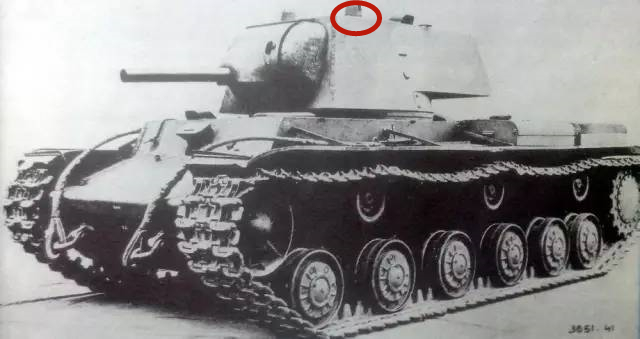 连T-34都不能撼动其地位？承上启下的一款坦克，原型车酷似杂货铺