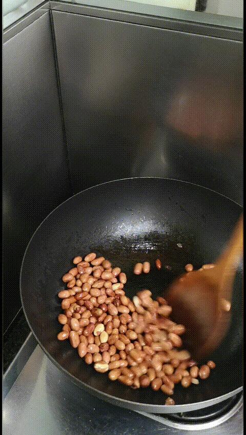 面包糠炸花生米怎么炸得酥脆,炸花生米家庭做法