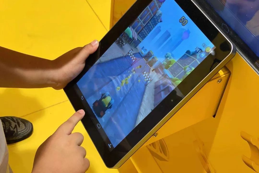 乐高西安授权专卖店曲江创意谷,西安乐高授权店乐高零件墙