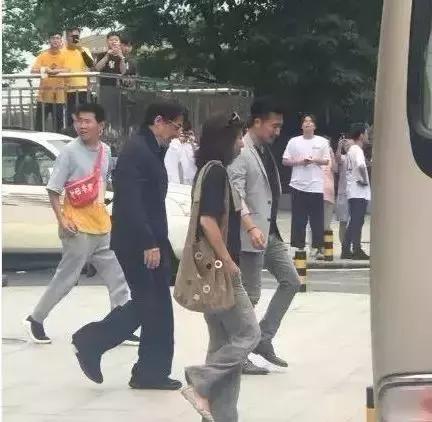 成龙院长参加了我的毕业礼，他说这么多年唯一遗憾的事是……