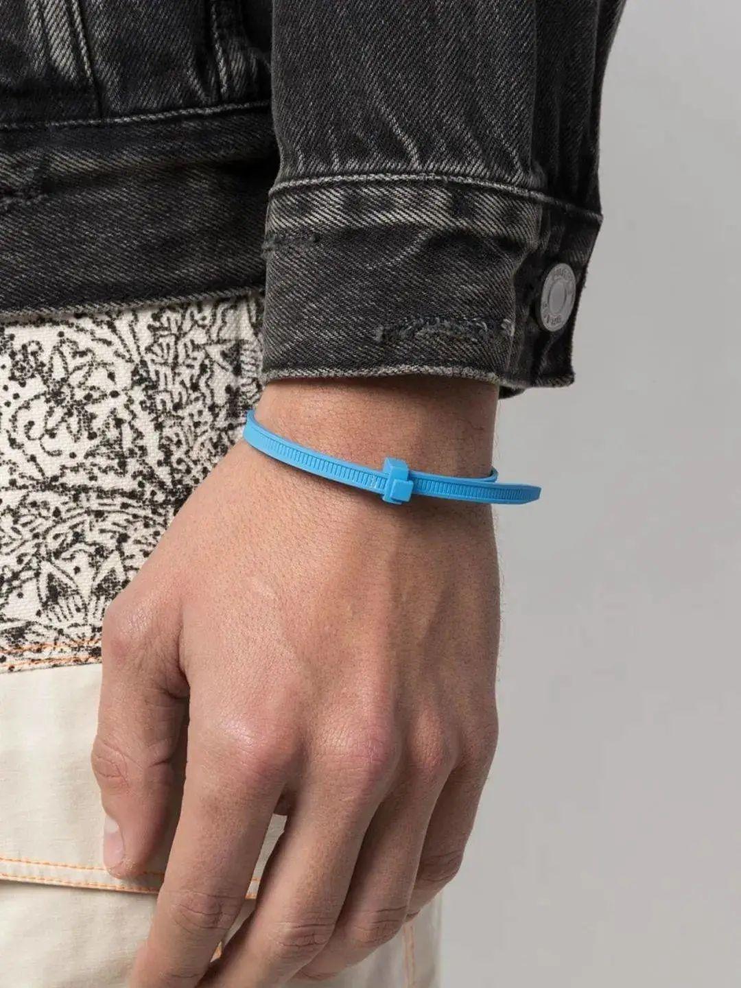 花400块钱买了一条裤,花了60块钱买了一条裤子