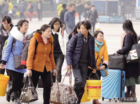 年轻人去青岛打拼有多不容易,记录80后打工人在青岛打工的日常