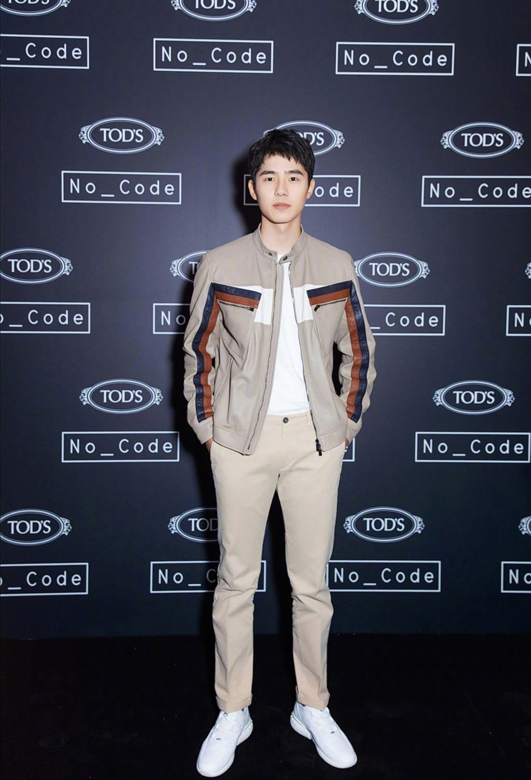 刘昊然身材修长,刘昊然净身高有185吗