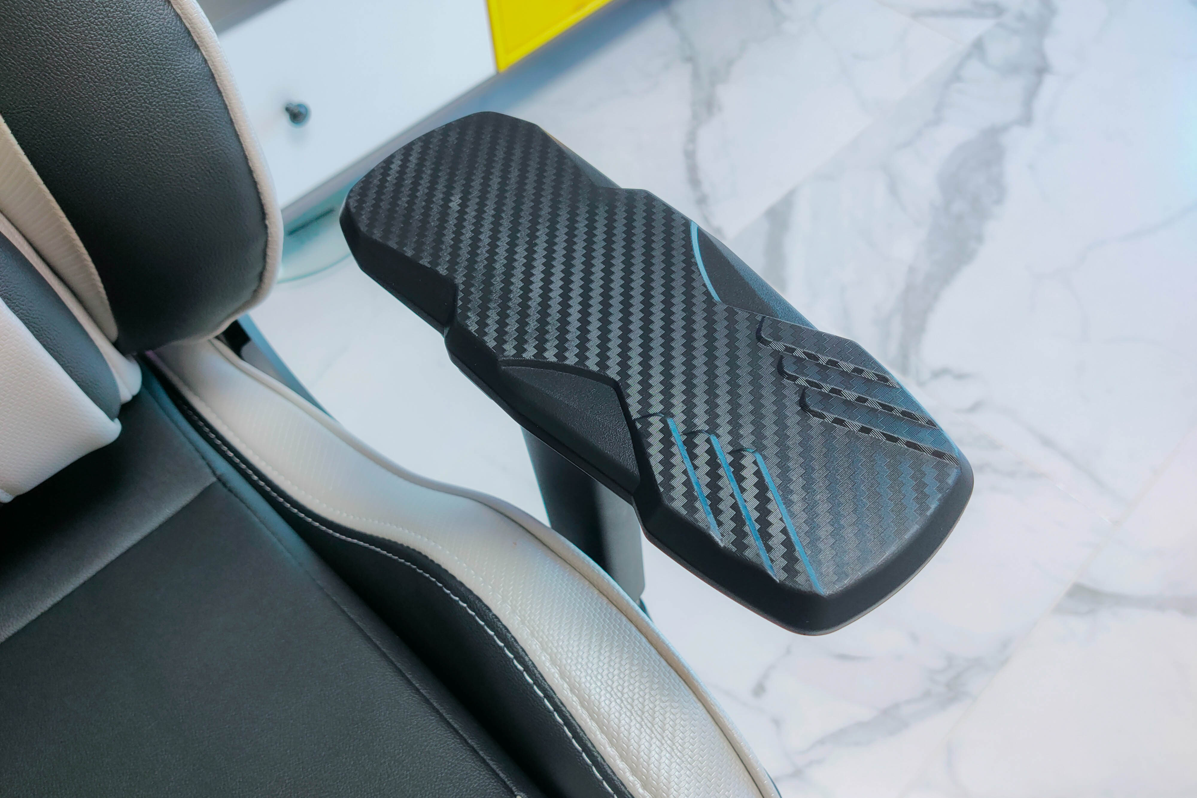 与高达、蝙蝠侠组队，ikbc机械键盘+安德斯特电竞椅套装评测