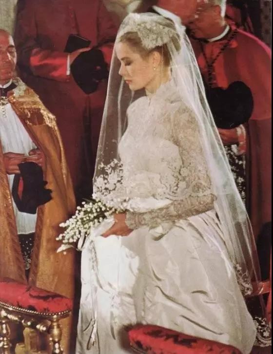 戴上珍珠发夹就是小仙女,当女人戴上眼镜