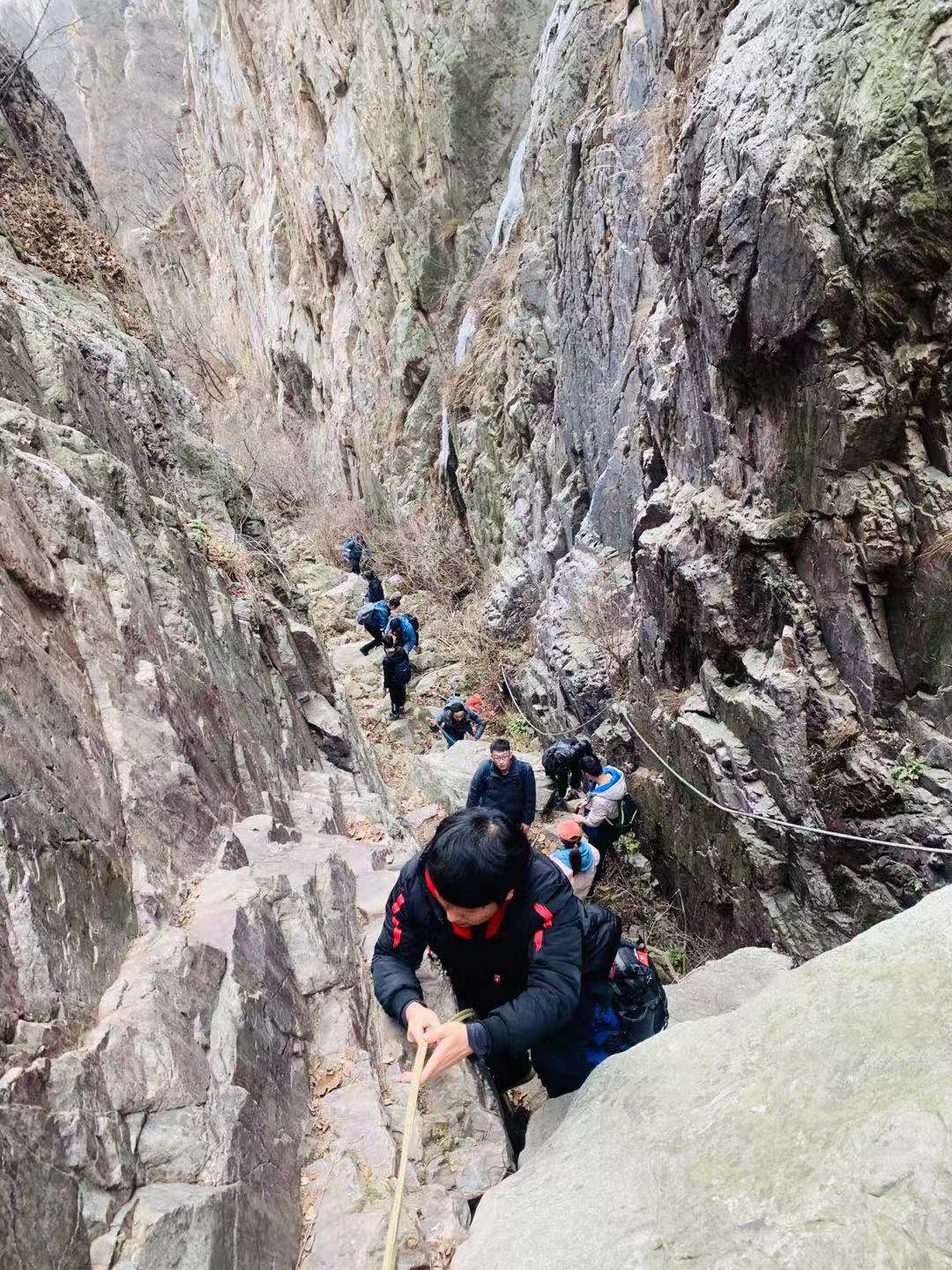 郑州少林寺一天纯玩旅游团,郑州驴友张三疯龙门大峡谷