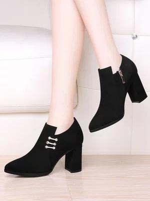 鞋子合不合脚穿着才知道是什么鞋,穿什么类型的鞋子对脚比较好