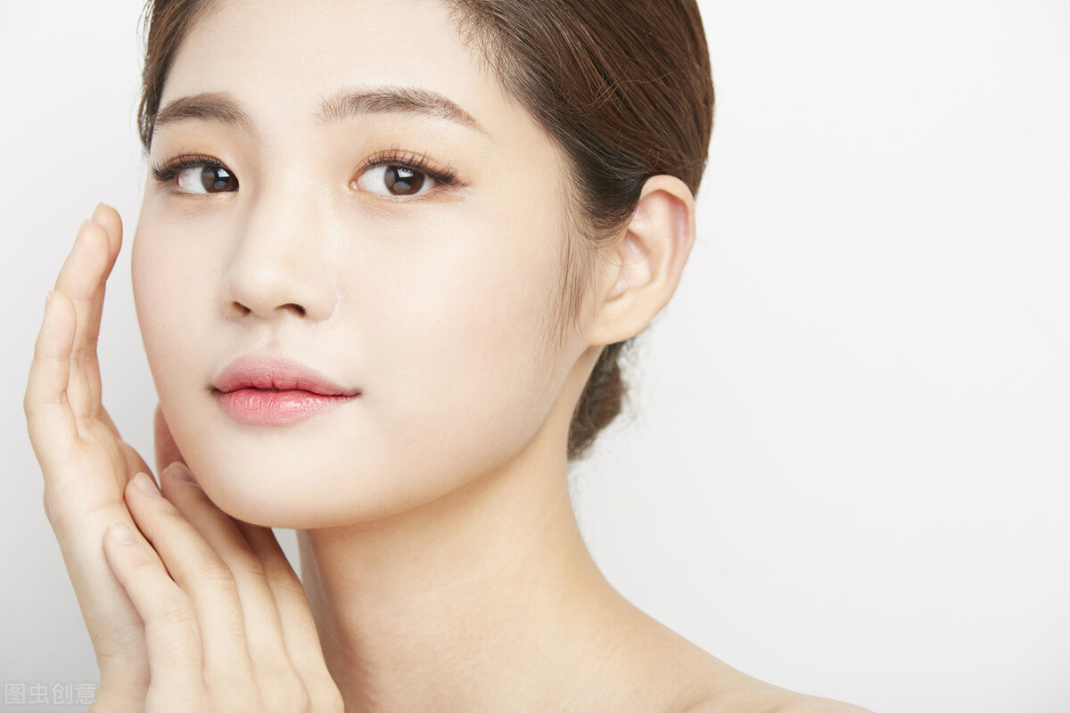 天生皮肤黑最快美白办法,皮肤黑用什么化妆品美白最快