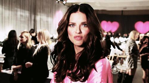 利马在维密上单独走的秀,利马超模高光时刻