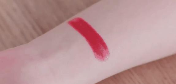 脸上长痘痘的原因和注意事项,脸上长痘痘到底应该怎么解决