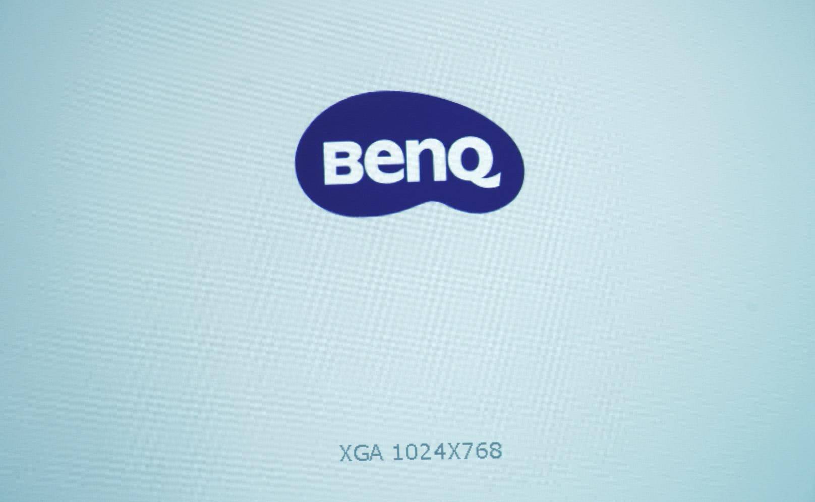 明基投影仪e320和e500对比评测,明基e520投影仪深度评测