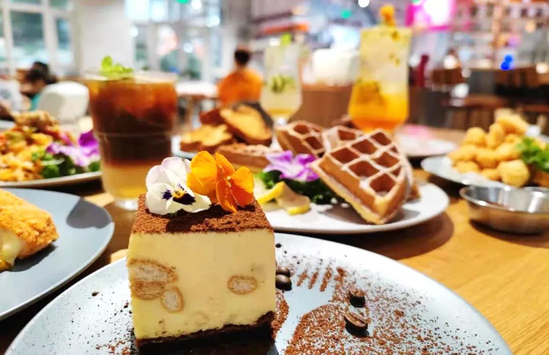 Hi，金沙滩啤酒城有一份秋日温柔请签收√