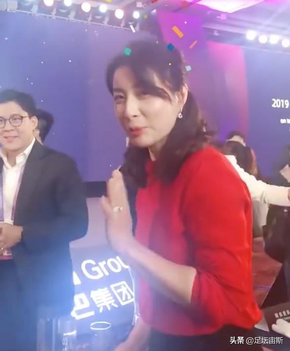 郭晶晶感动到哭,霍启刚被郭晶晶感动