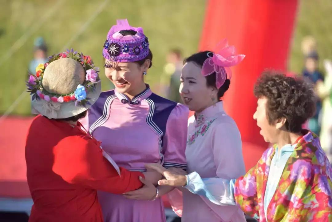 新疆铁路2024出疆列车时刻表,11月10日新疆铁路调图