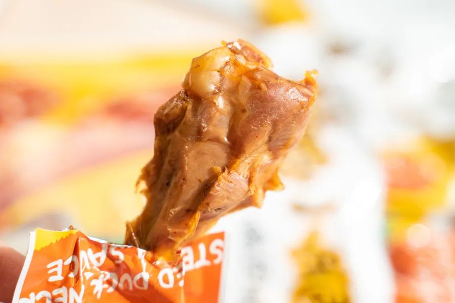 被薇娅直播间榨干零食预算后，写出了这篇测评报告（上）