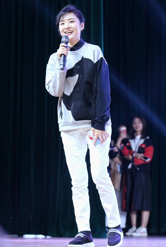 周涛黑色衬衫怎么搭配,周涛穿搭风格