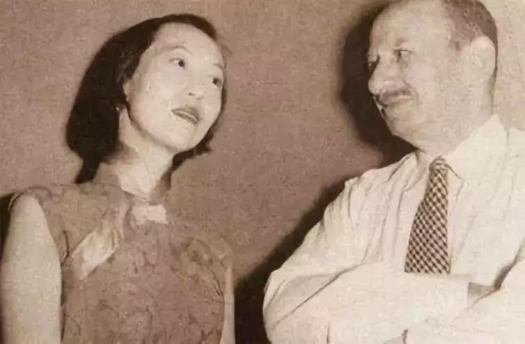 张爱玲去世后的遗书,张爱玲晚年病情