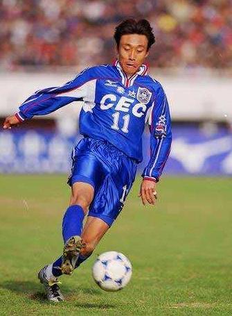 足球浪子高峰和那英,高峰那英足球