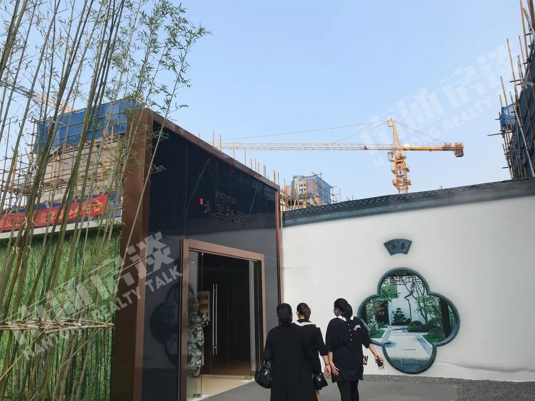 毛坯均价仅1w起的楼盘,高端楼盘与刚需楼盘对比