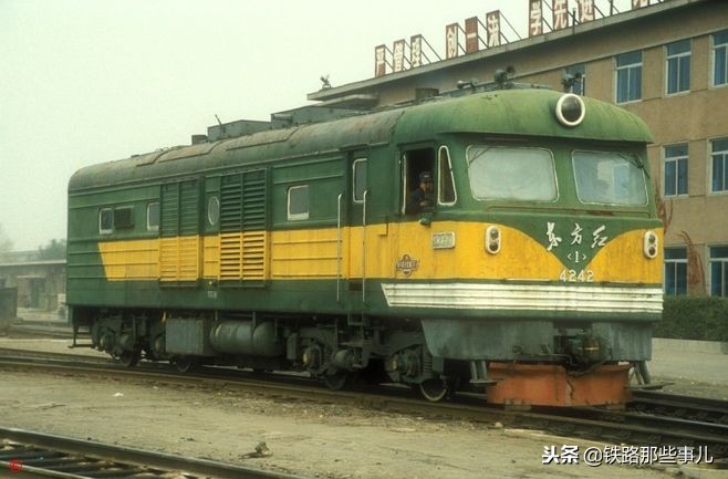 东方红内燃机车历史介绍,东方红1型内燃机车投入使用