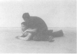 警用防暴棍对战短刀,警用棍式防暴器