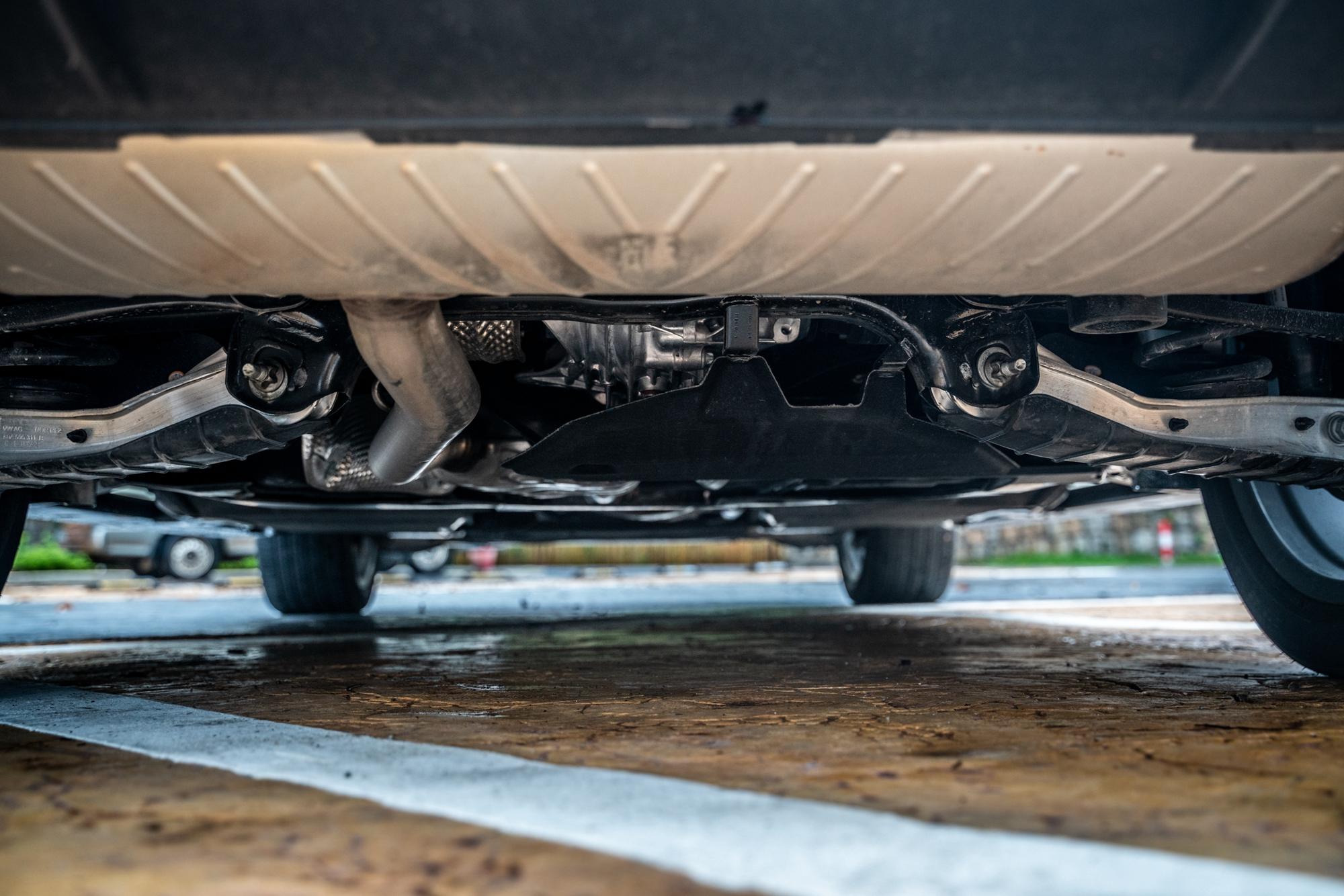 2020款奥迪q5lquattro山地测评,新款奥迪q5l场地试驾